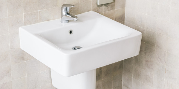 Lavabo suspendu : design moderne et gain de place